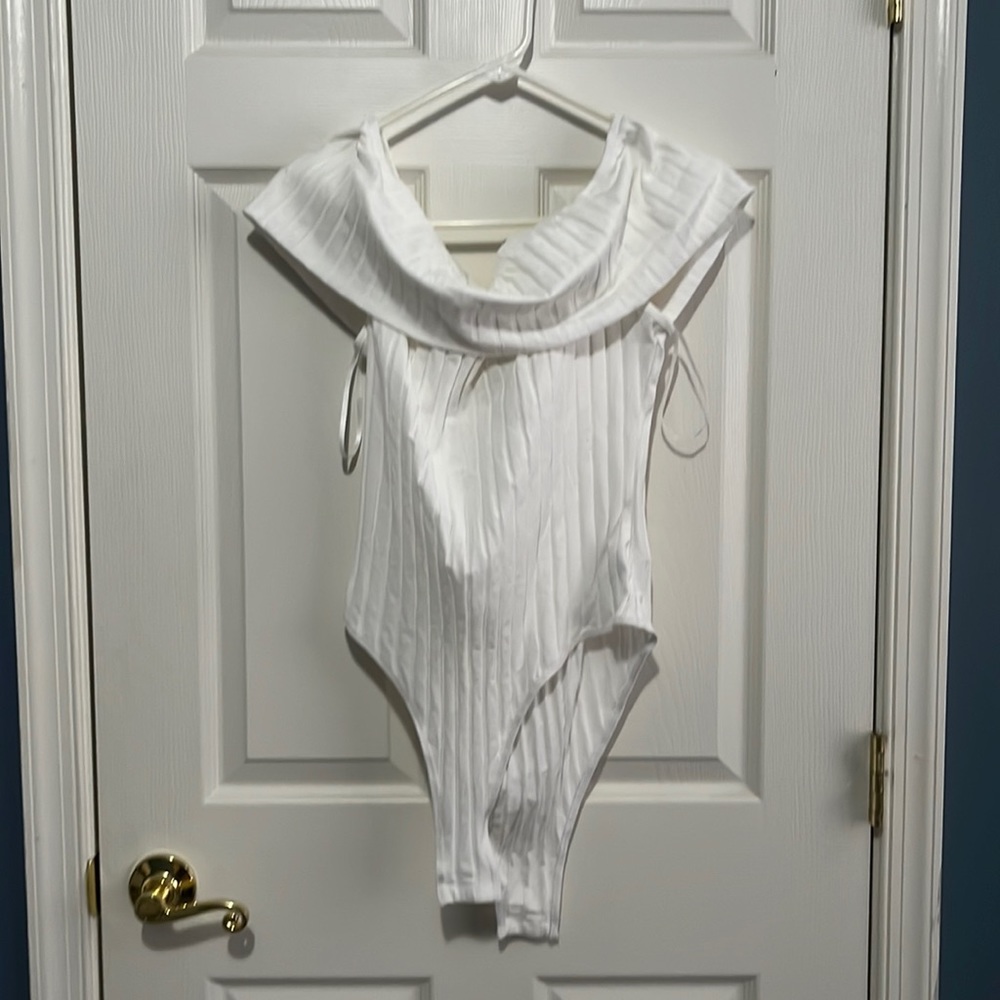 White body suit perfect for spring time.